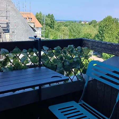 Les Embruns Vue Sur La *