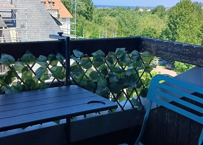 Les Embruns Vue Sur La *